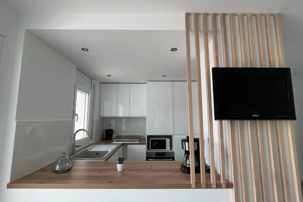 Apartamento Tres Habitaciones Con Vistas Al Mar En روساس المظهر الخارجي الصورة
