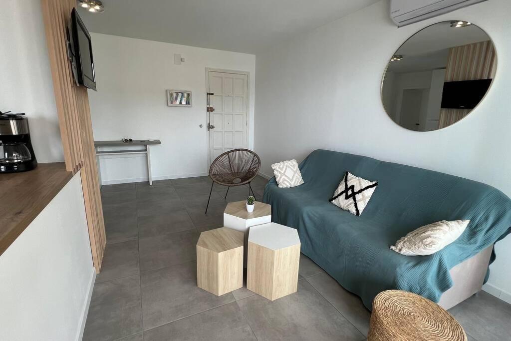Apartamento Tres Habitaciones Con Vistas Al Mar En روساس المظهر الخارجي الصورة